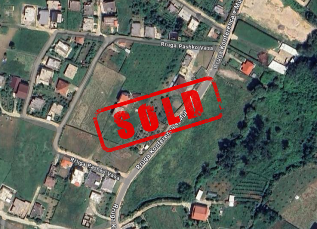 Land for sale near the Konferenca e Mukjes street in Babrru area, Tirana.
It has a surface of 500m2